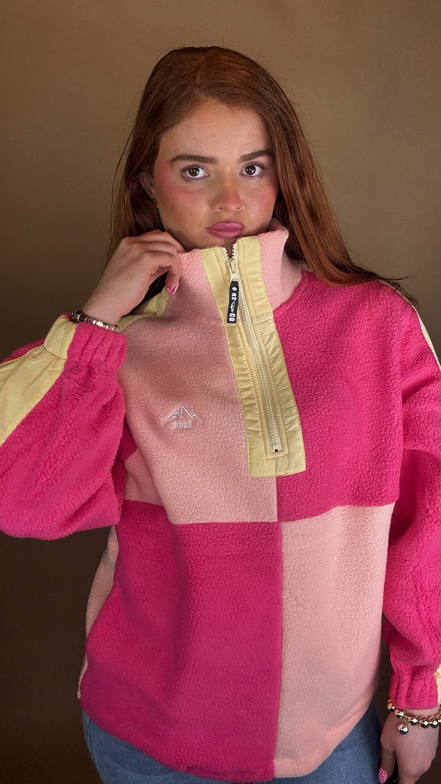 Delilah fleece size down. Pockets & draw string