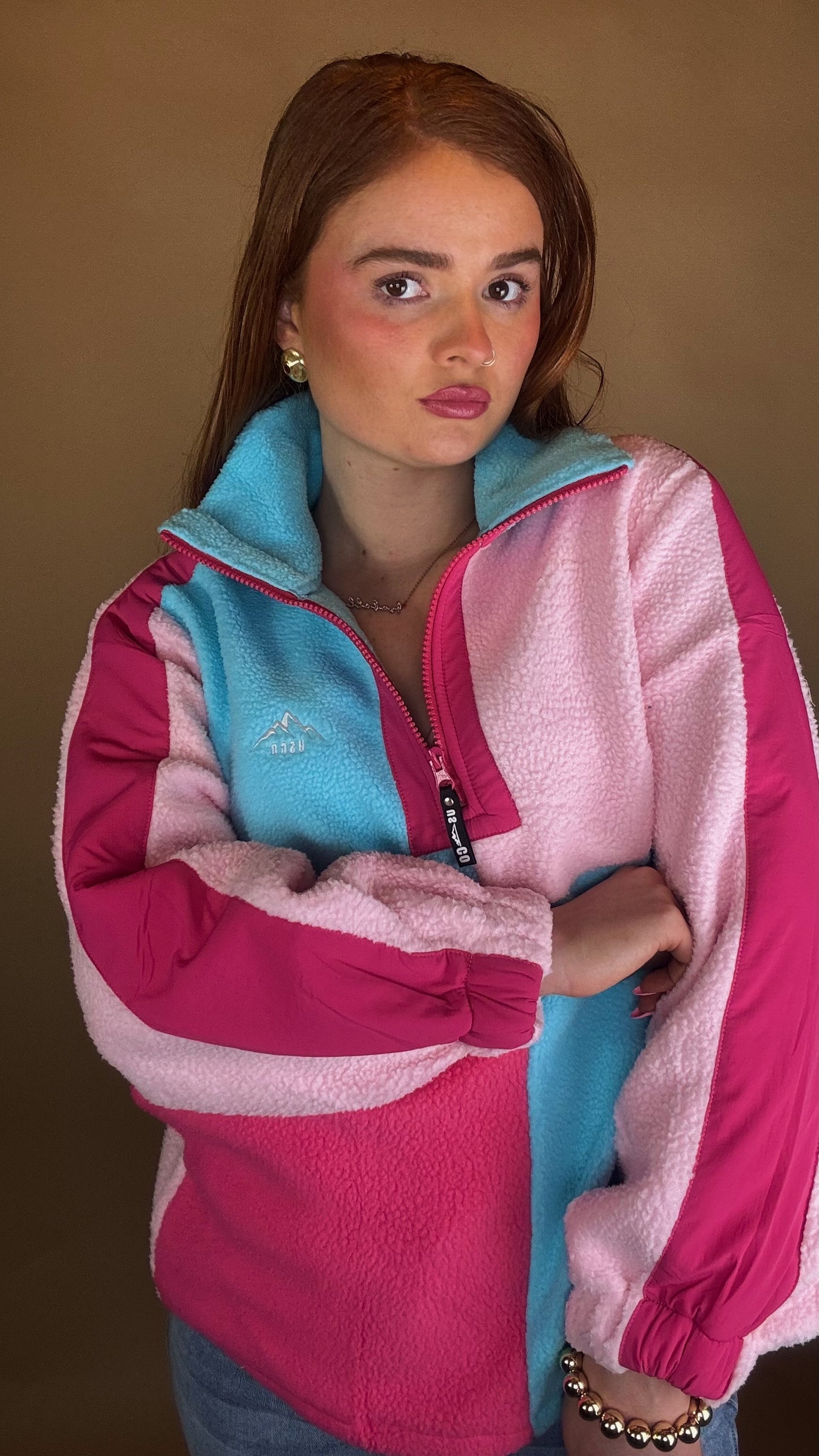 Evie fleece size down. Pockets & draw string