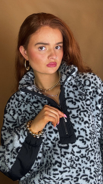 Danielle super soft fleece *size down* Pockets & draw string