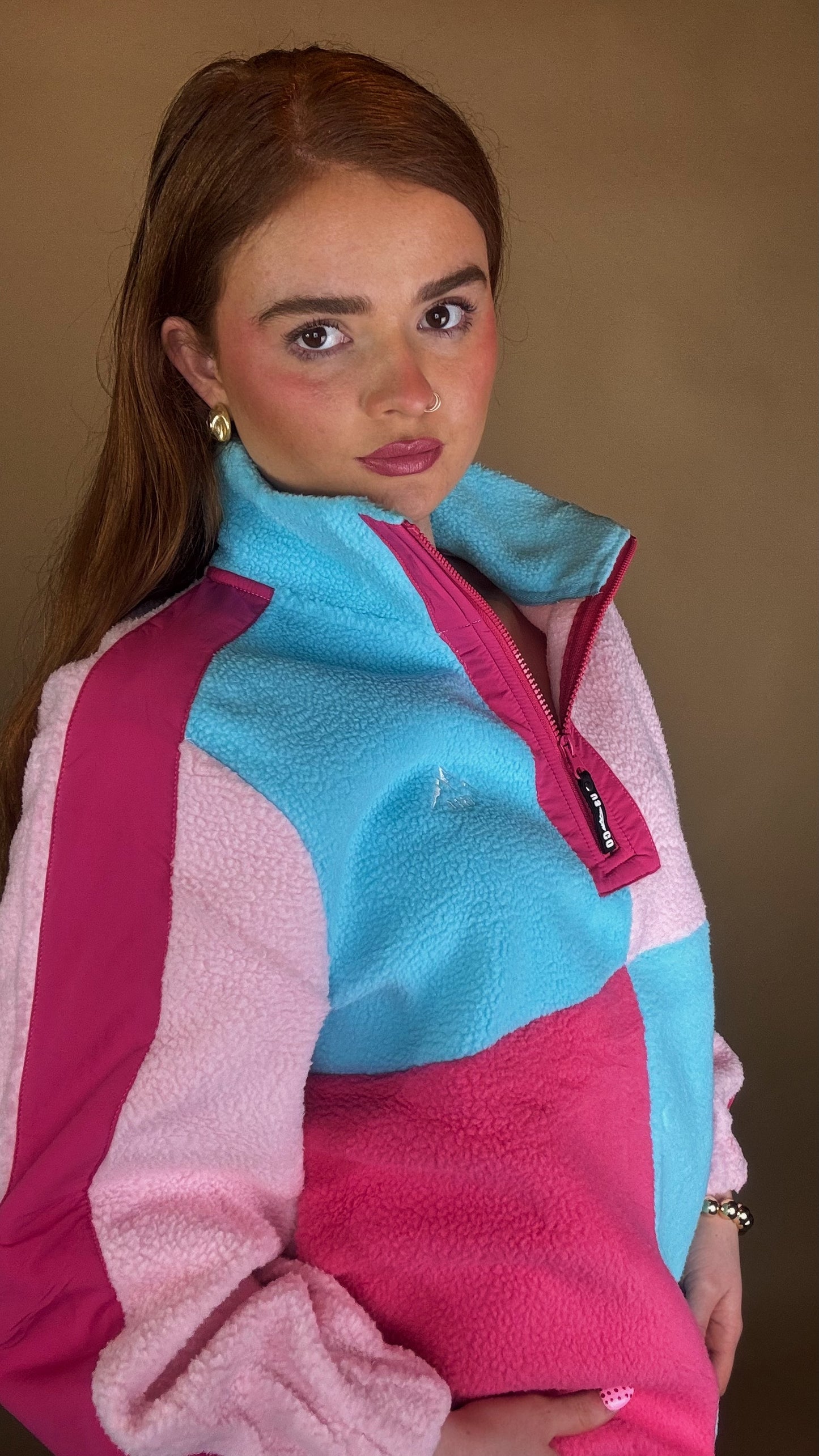 Evie fleece size down. Pockets & draw string