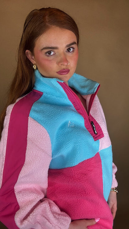 Evie fleece size down. Pockets & draw string