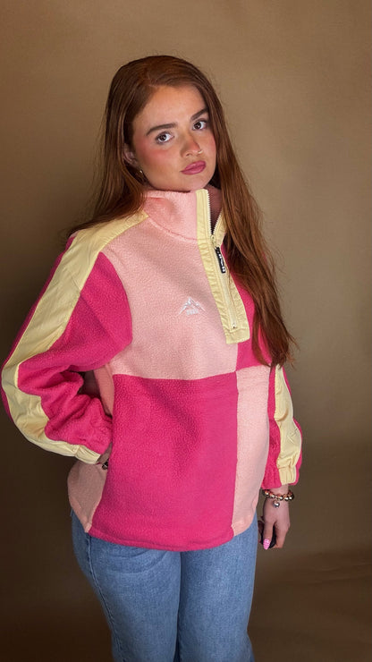 Delilah fleece size down. Pockets & draw string