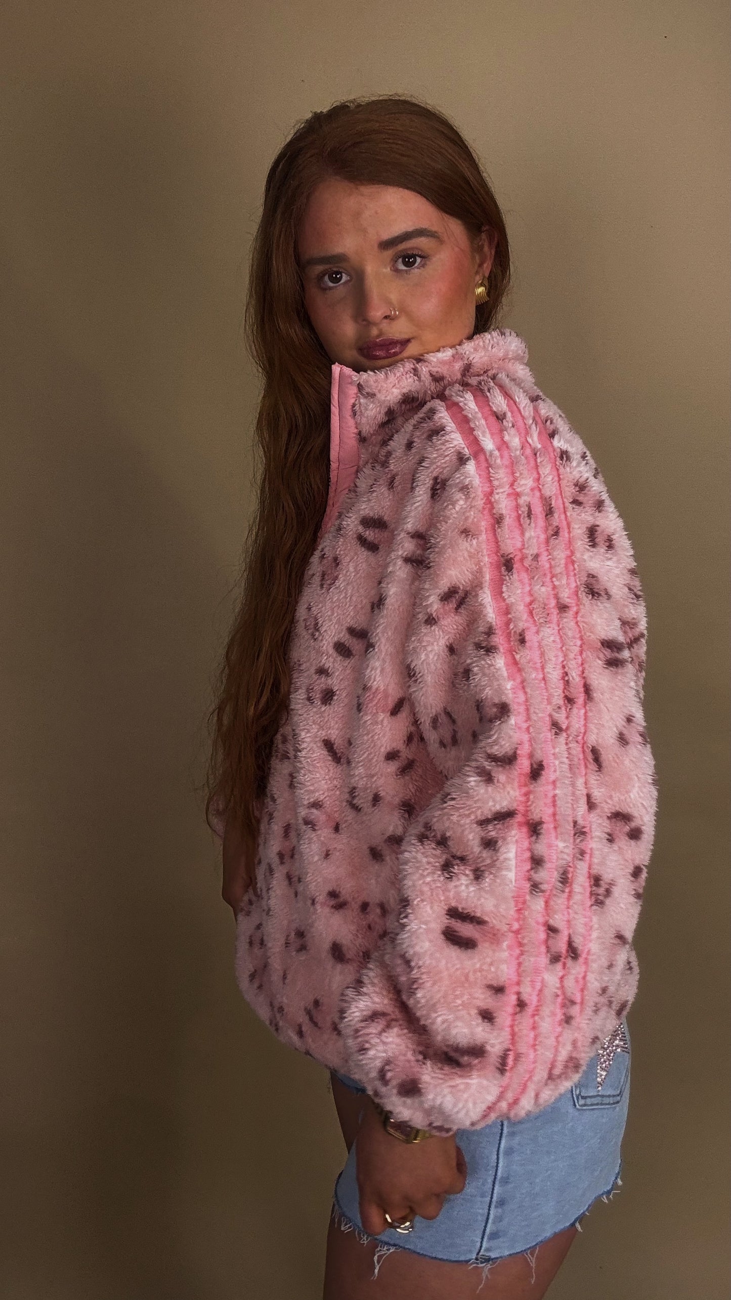 Chelsea Pink leopard fleece. Drawstring + pockets. Size down!