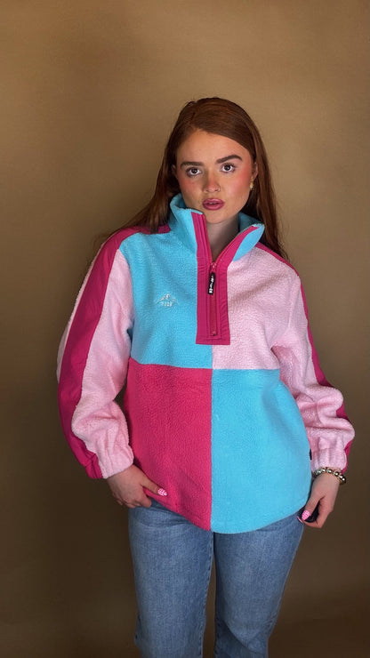 Evie fleece size down. Pockets & draw string