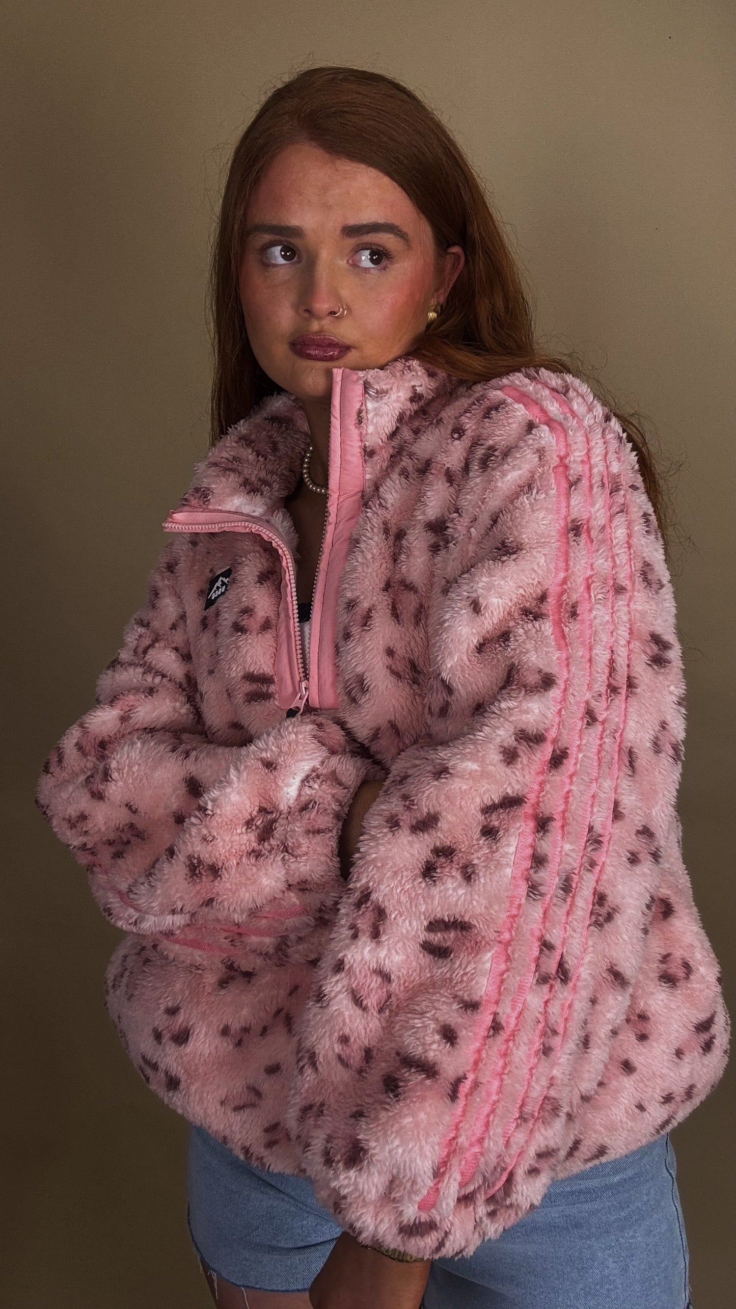 Chelsea Pink leopard fleece. Drawstring + pockets. Size down!