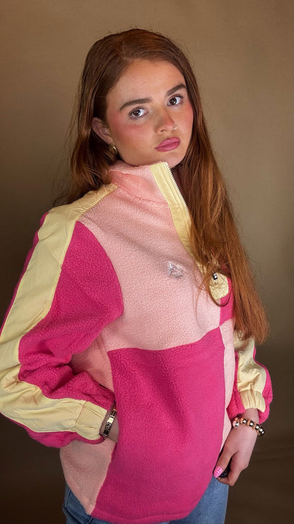 Delilah fleece size down. Pockets & draw string