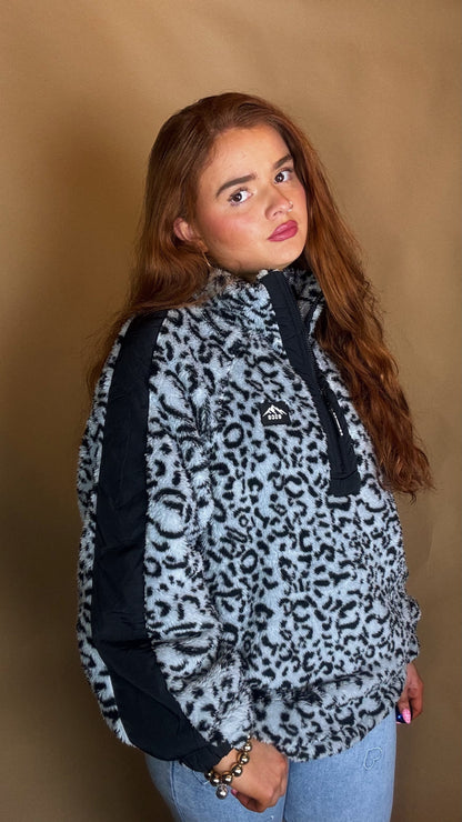 Danielle super soft fleece *size down* Pockets & draw string