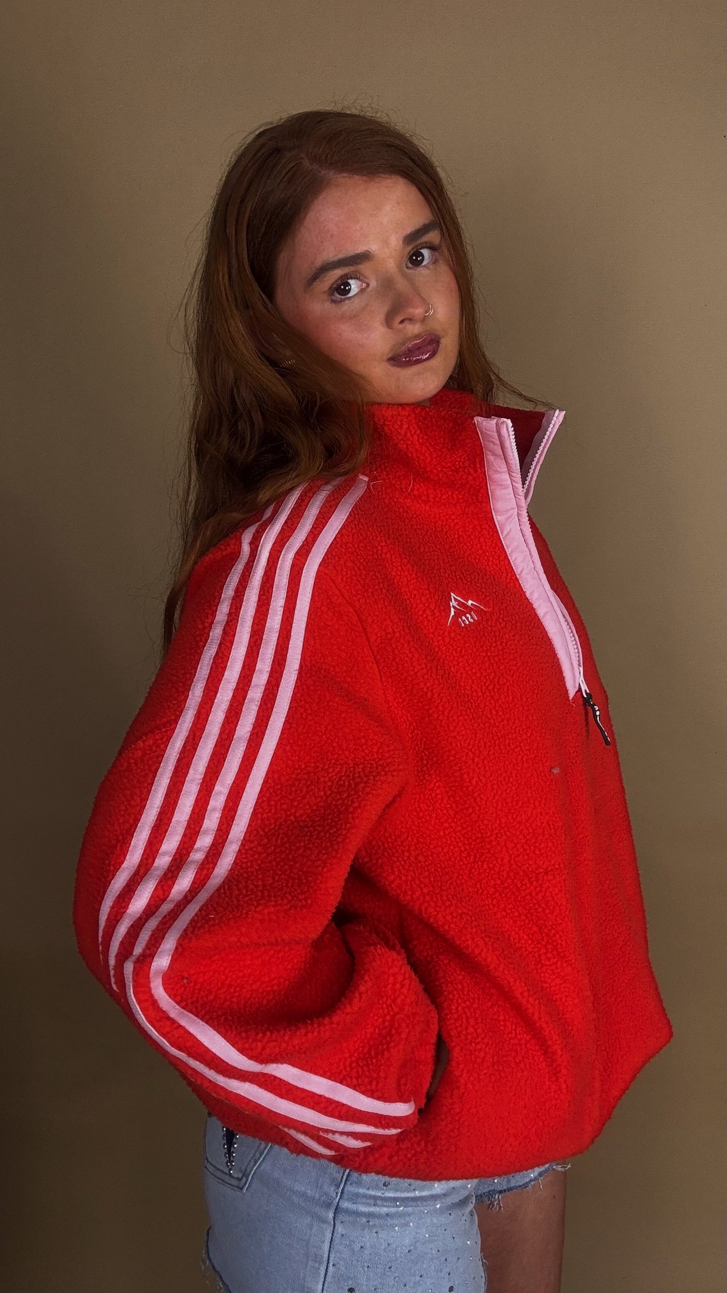 Aine Red/pink fleece. Pockets + drawstring. size down!
