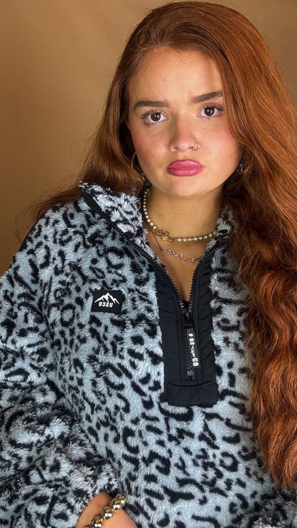 Danielle super soft fleece *size down* Pockets & draw string