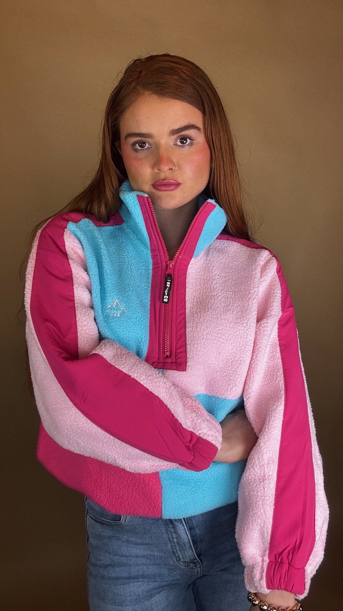 Evie fleece size down. Pockets & draw string