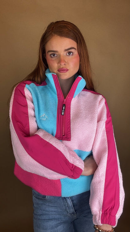 Evie fleece size down. Pockets & draw string