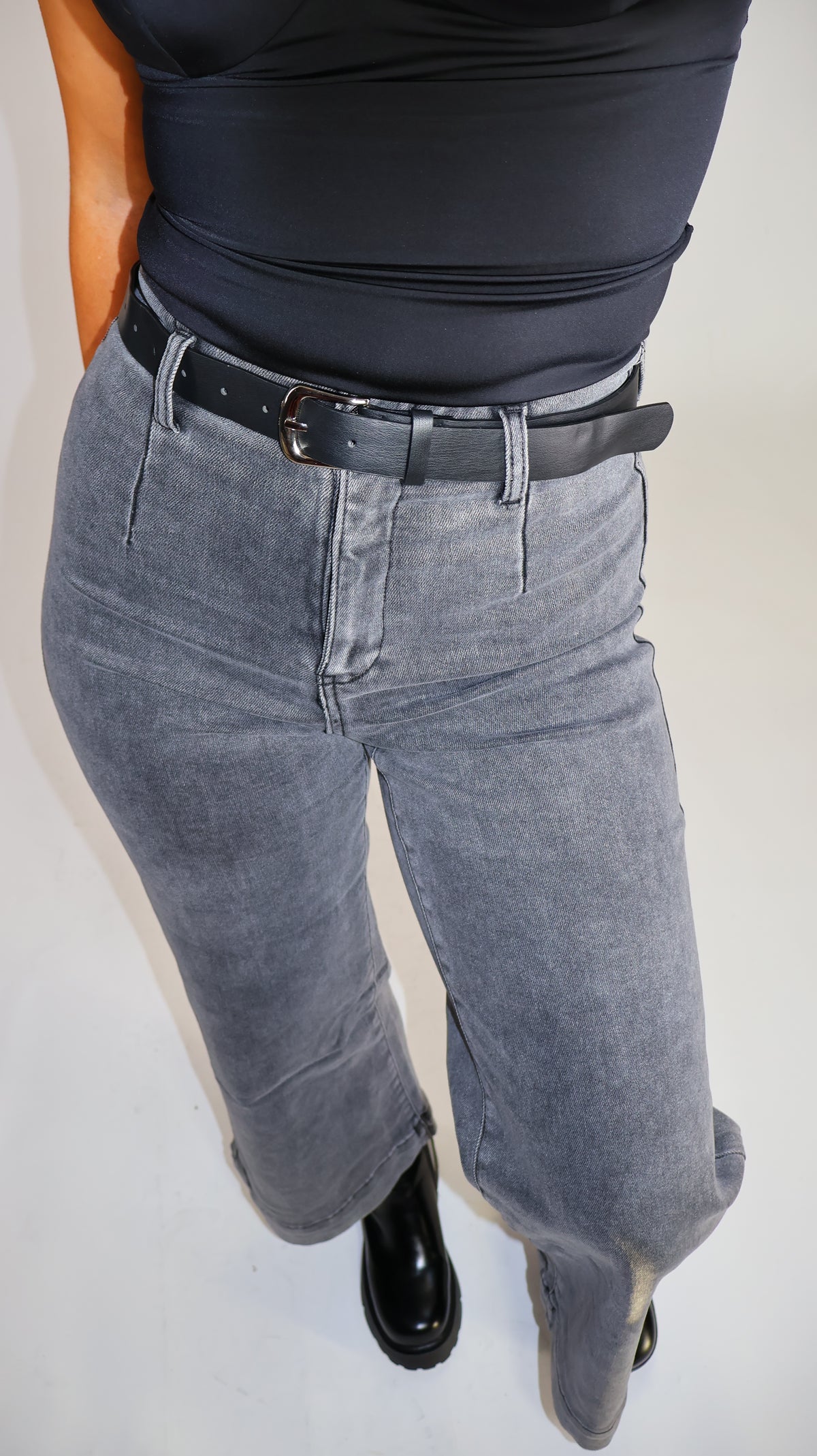 Stephanie Super stretch denim. With belt
