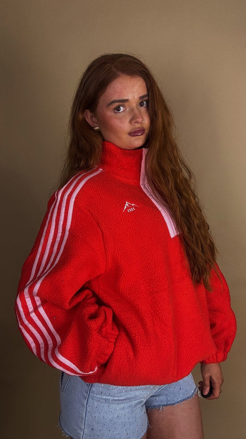 Aine Red/pink fleece. Pockets + drawstring. size down!