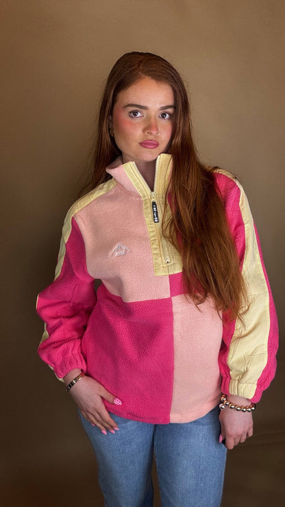 Delilah fleece size down. Pockets & draw string