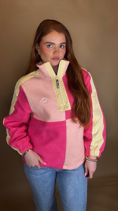 Delilah fleece size down. Pockets & draw string