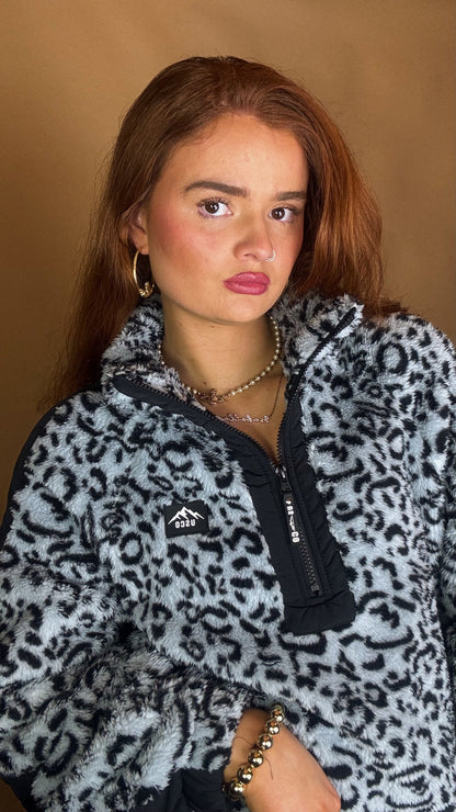 Danielle super soft fleece *size down* Pockets & draw string