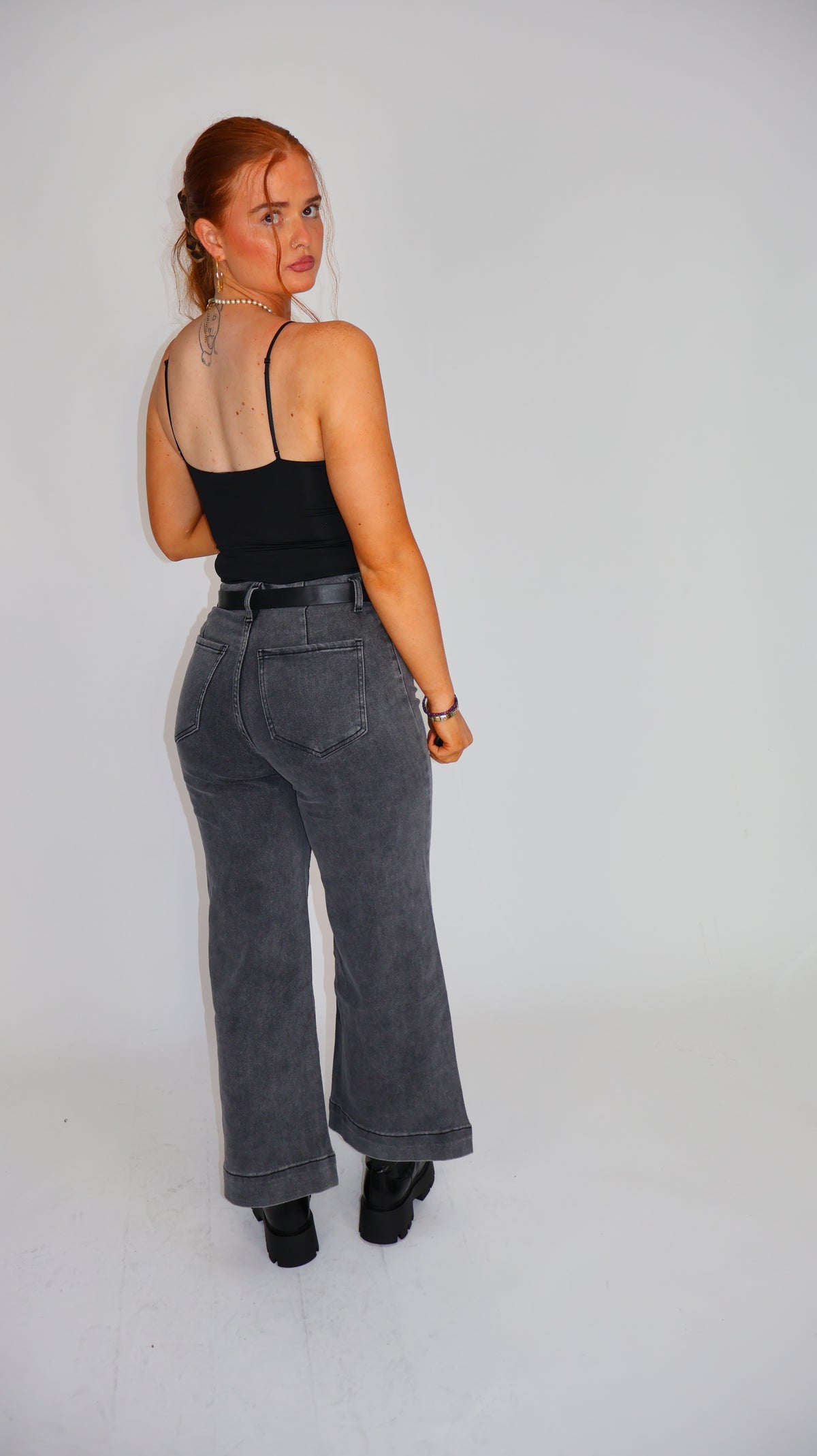 Stephanie Super stretch denim. With belt