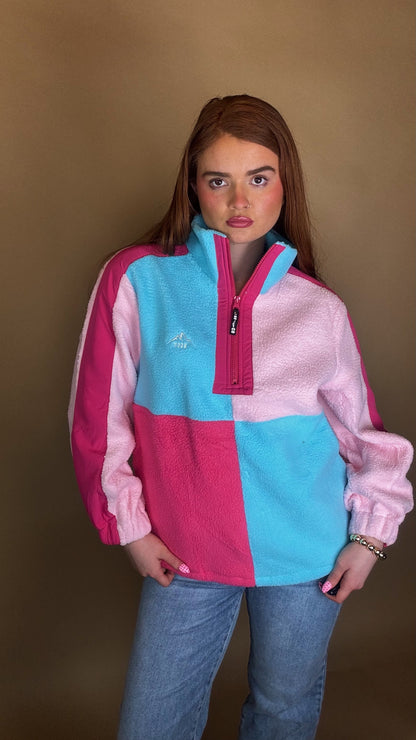 Evie fleece size down. Pockets & draw string