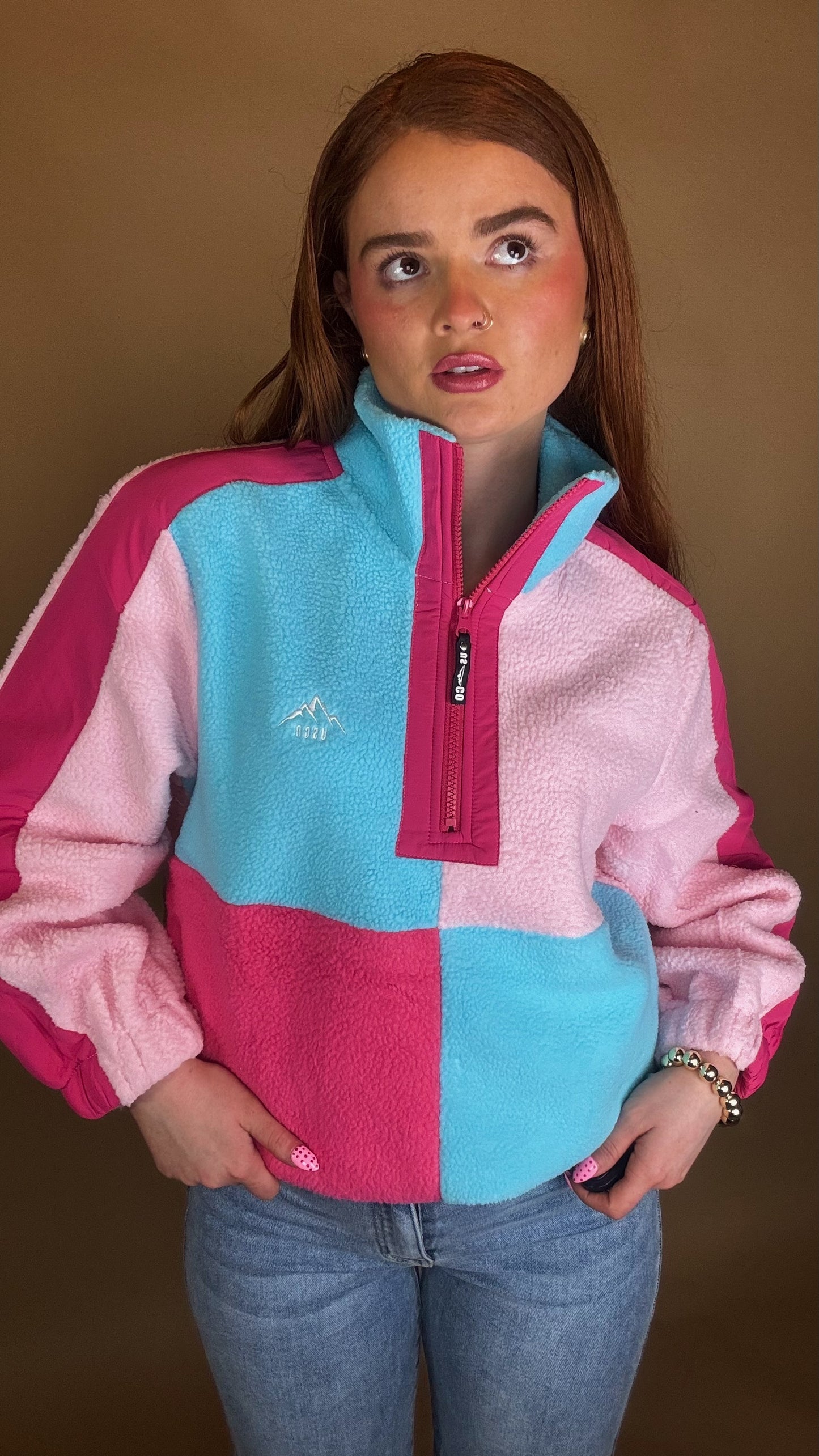 Evie fleece size down. Pockets & draw string