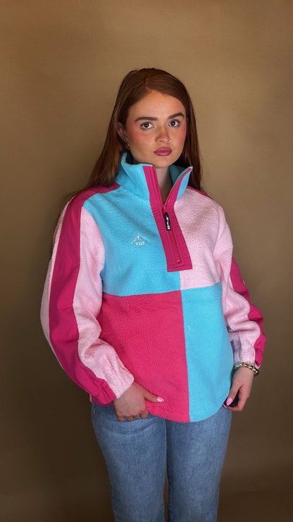 Evie fleece size down. Pockets & draw string