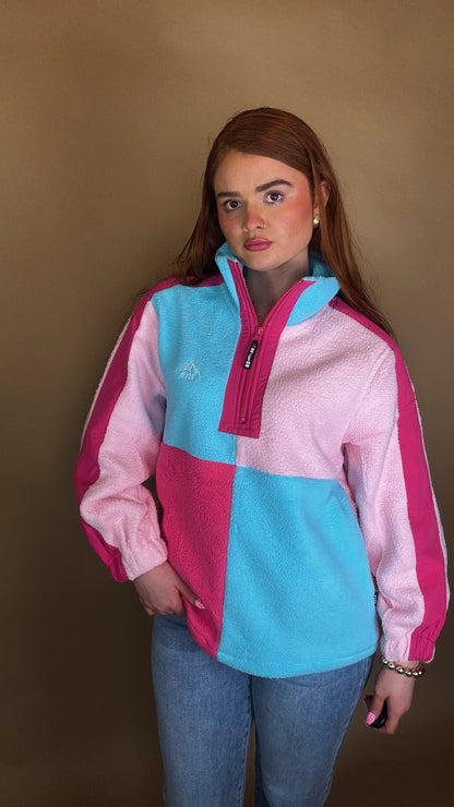 Evie fleece size down. Pockets & draw string