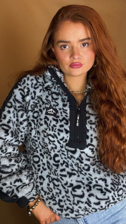 Danielle super soft fleece *size down* Pockets & draw string