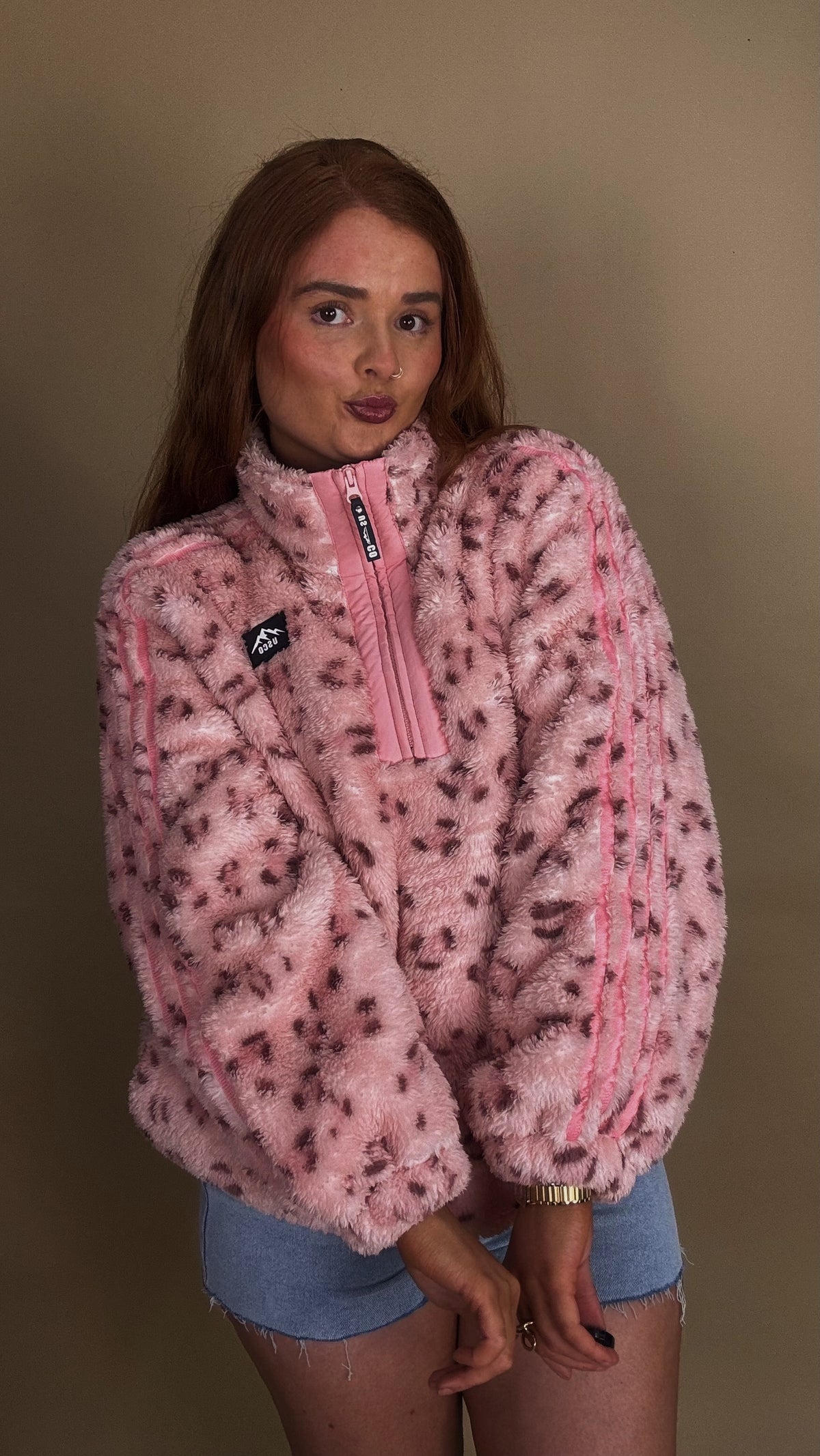 Chelsea Pink leopard fleece. Drawstring + pockets. Size down!