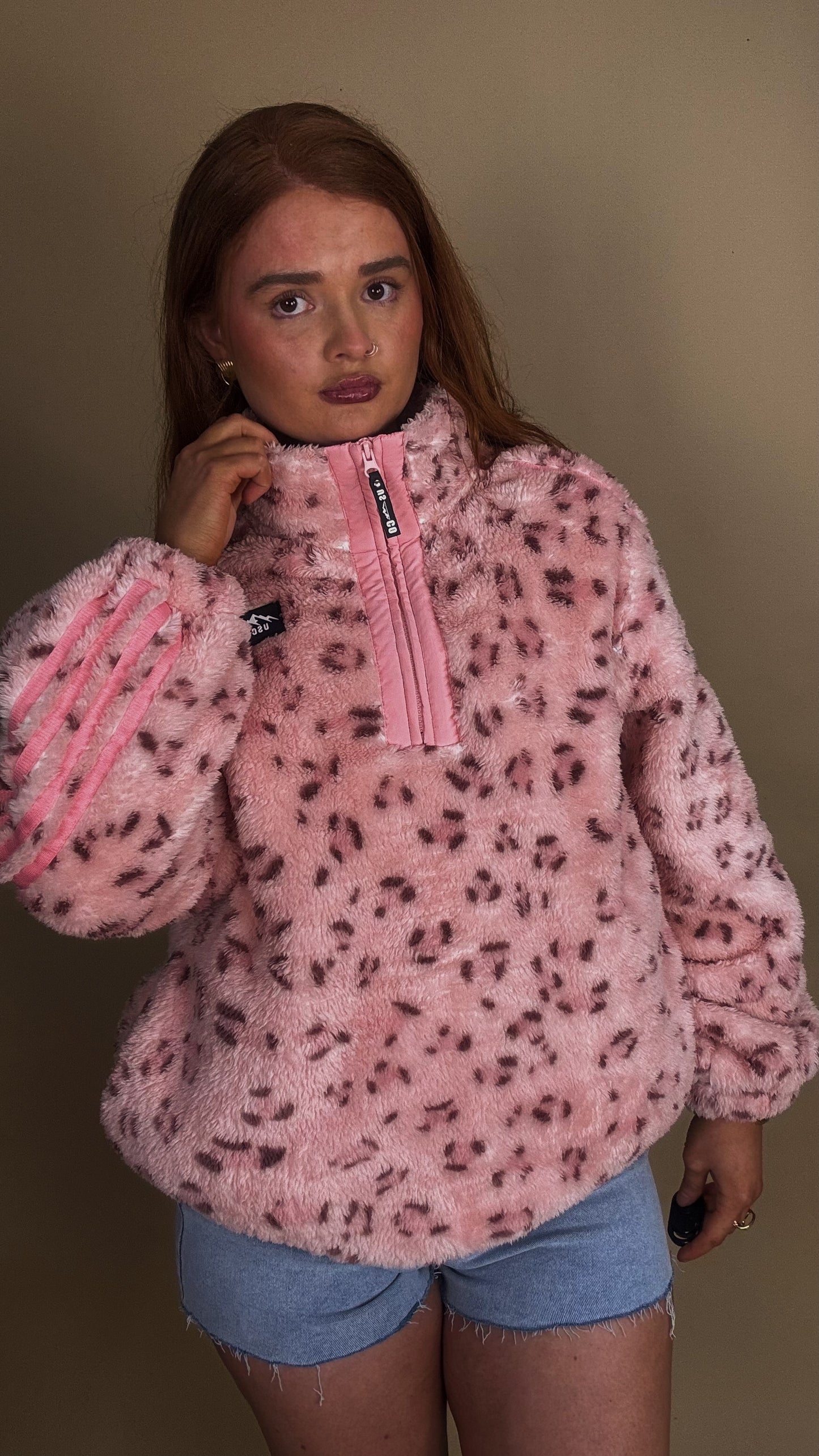 Chelsea Pink leopard fleece. Drawstring + pockets. Size down!