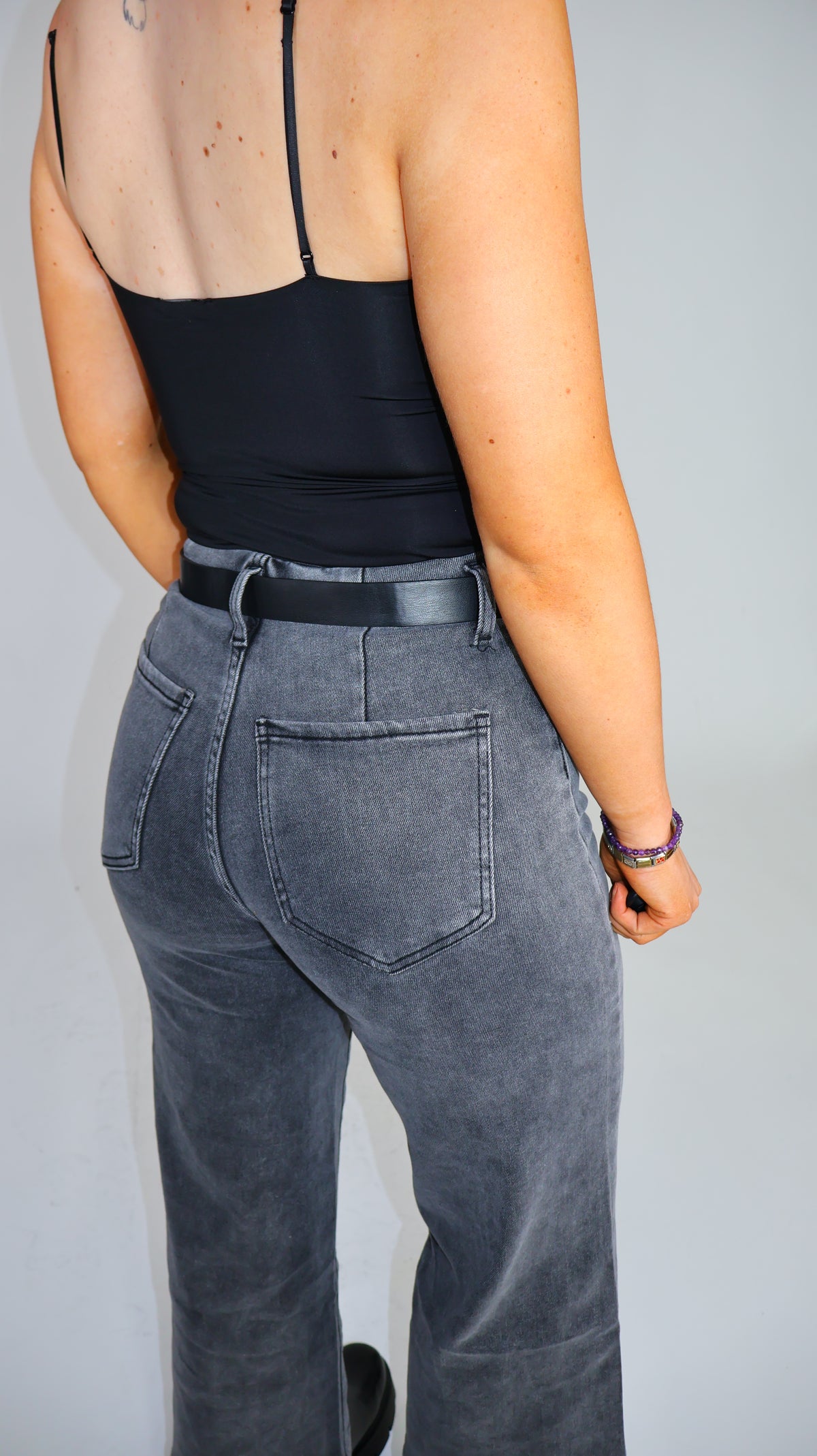 Stephanie Super stretch denim. With belt