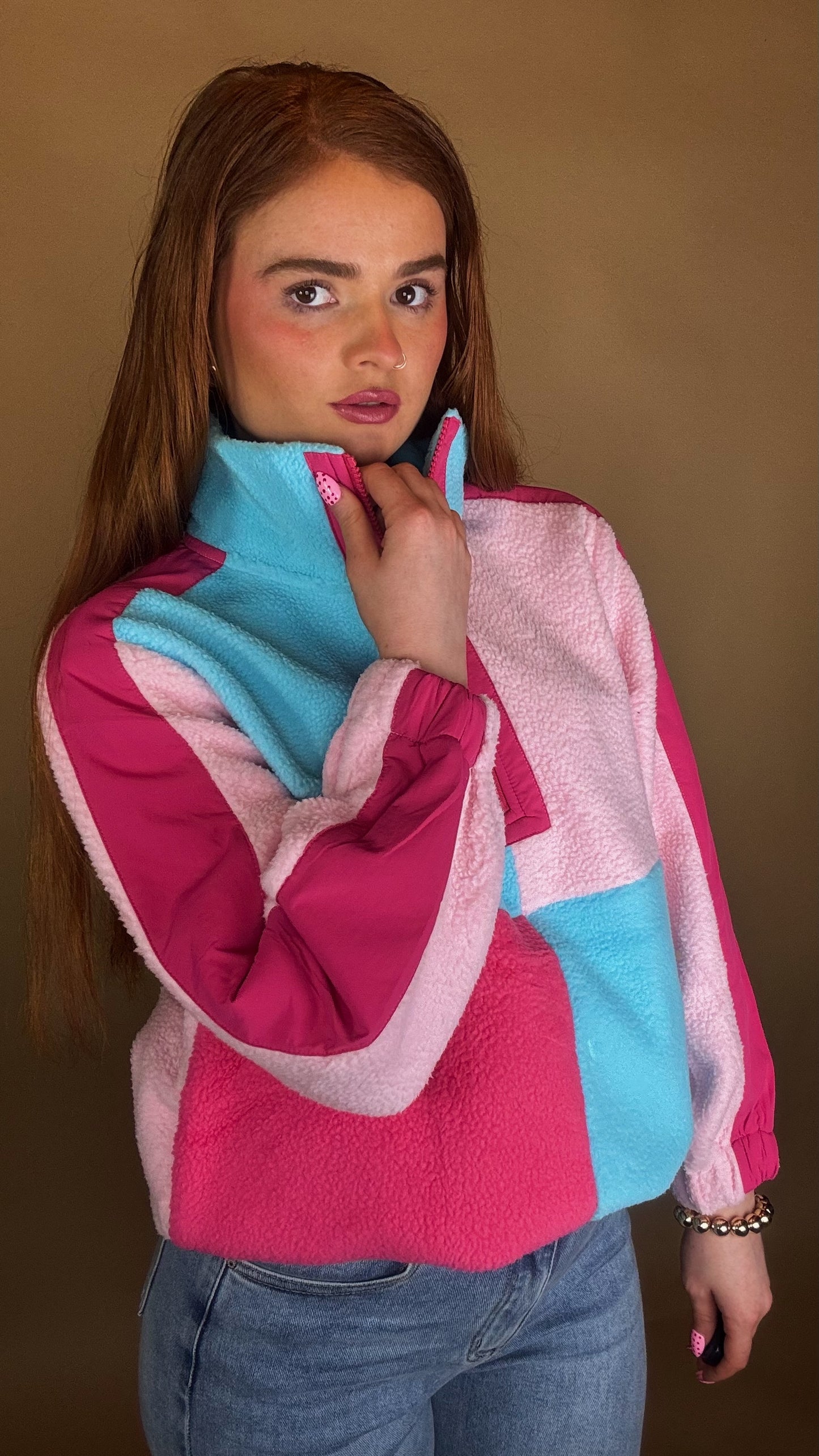 Evie fleece size down. Pockets & draw string