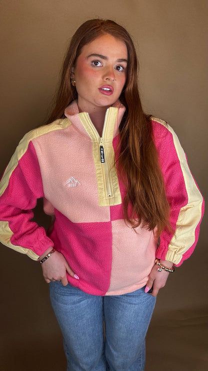 Delilah fleece size down. Pockets & draw string