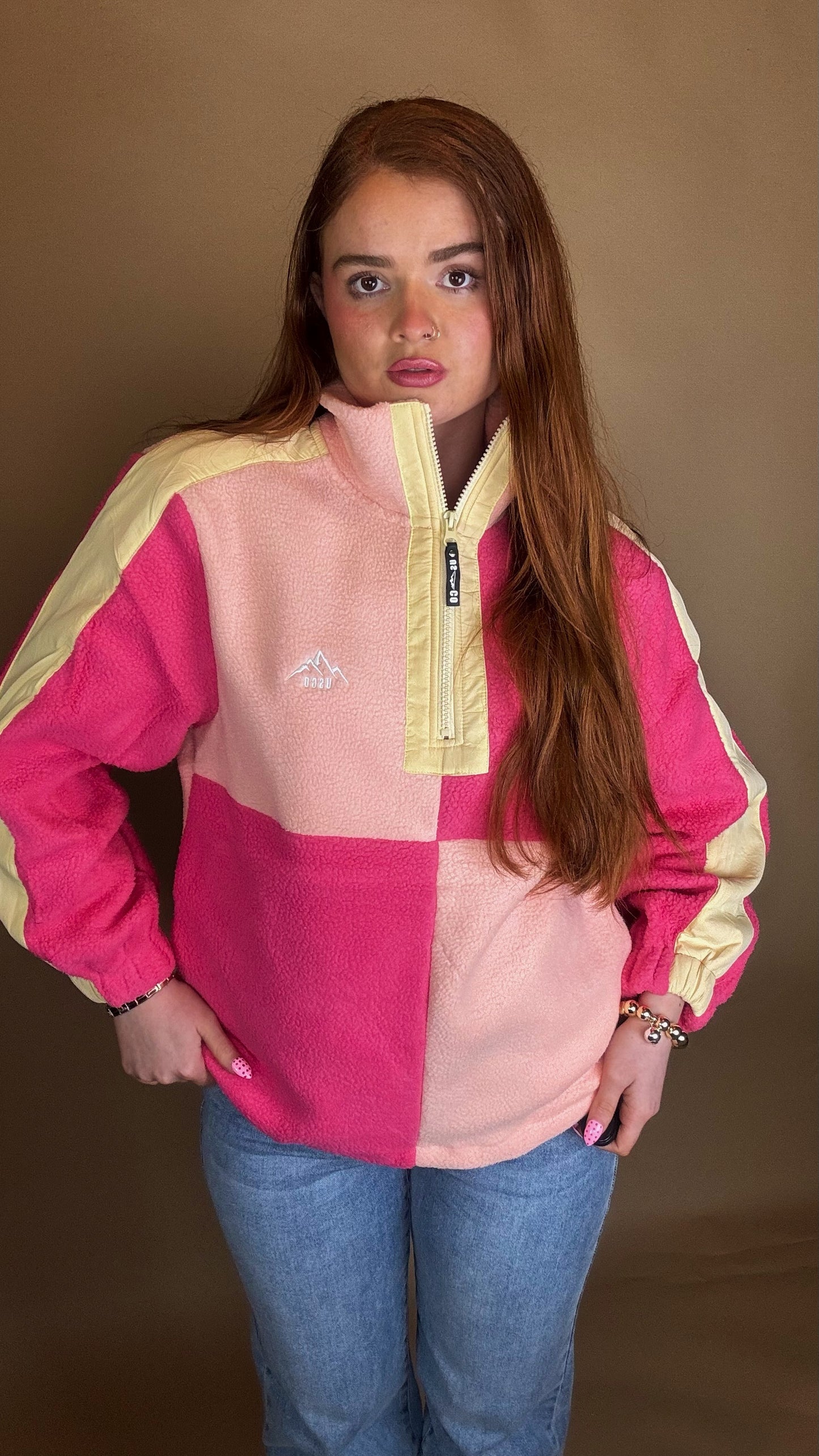 Delilah fleece size down. Pockets & draw string