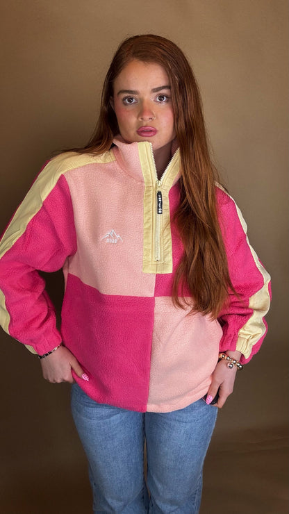 Delilah fleece size down. Pockets & draw string