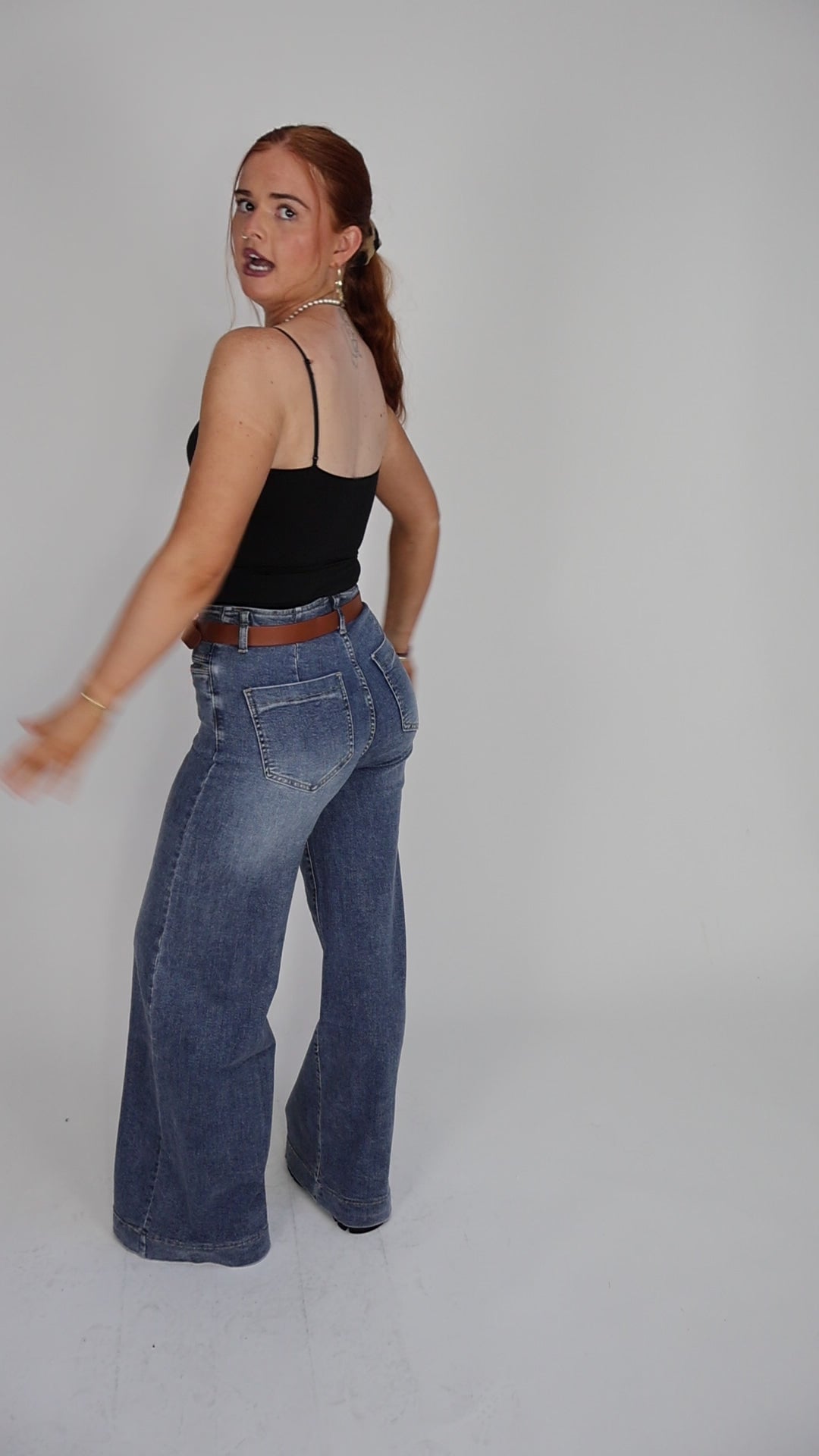 Gill Super stretch denim. With a belt
