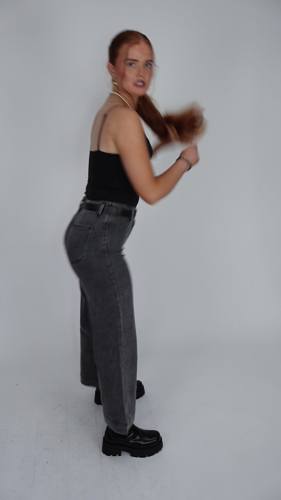 Stephanie Super stretch denim. With belt